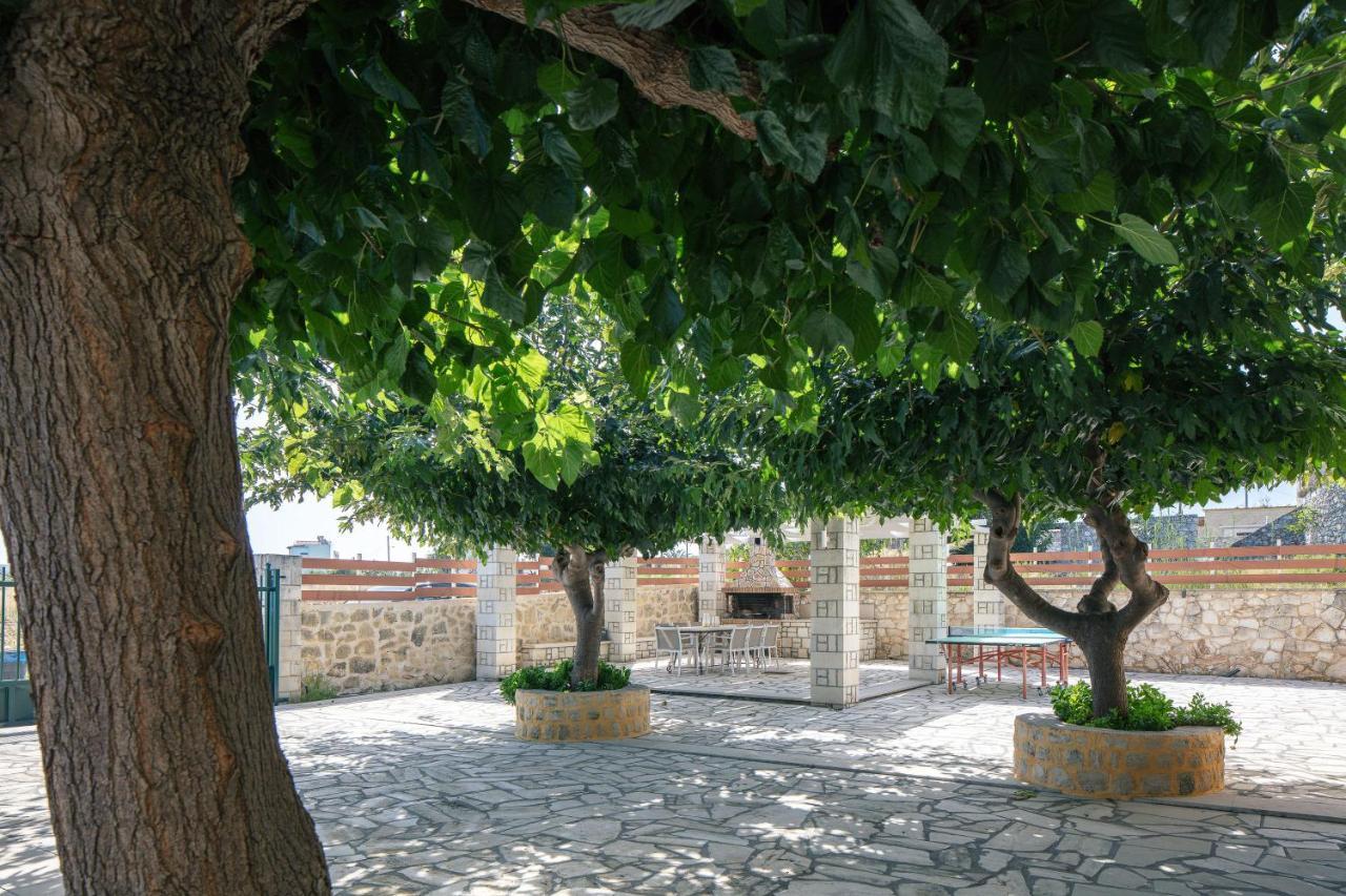 Villa Pinelopi Asprouliánoi Exterior photo